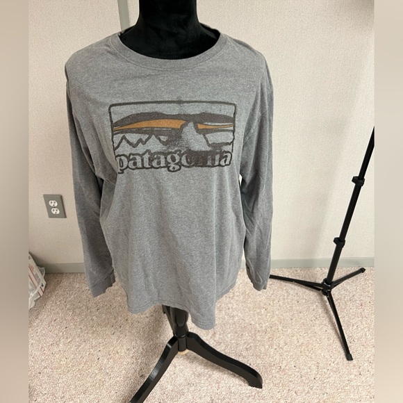 Men’s medium Patagonia long sleeve - Picture 1 of 4